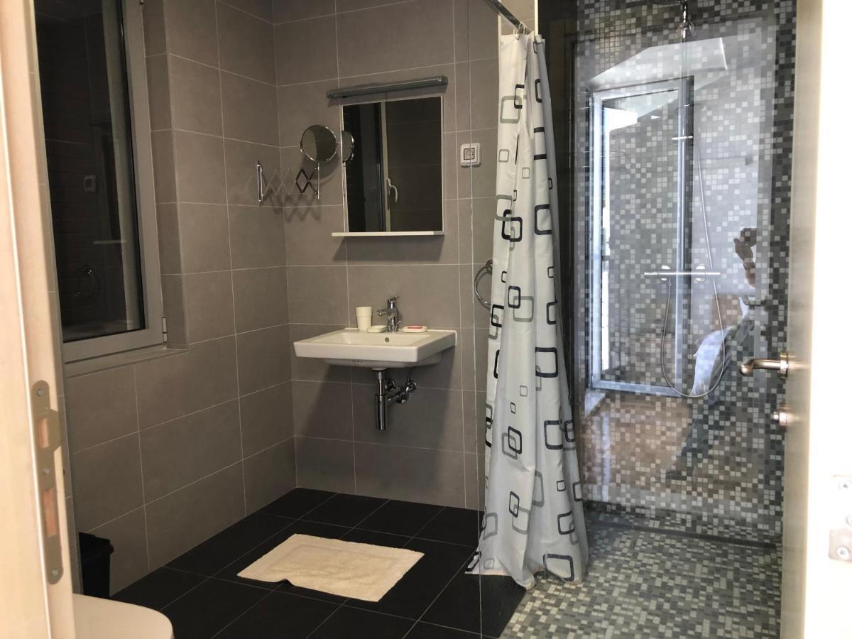 Lavender Bay Apartment D9 Donji Morinj Esterno foto